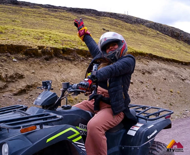 Montaña de Colores y Valle Rojo en Cuatrimoto – Ruta Completa Mañana