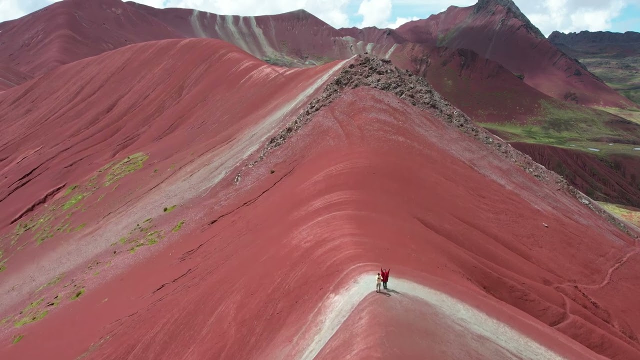 La Caminata Extra: Tu Ruta al Valle Rojo desde Vinicunca
