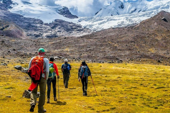 Rainbow Mountain & 7 Lagoons – 2 Days