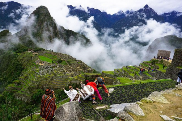 Machu Picchu by Car – 2 Days