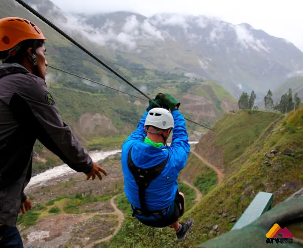 Zipline & Puente Colgante