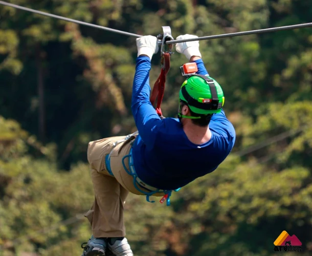 Zipline & Puente Colgante