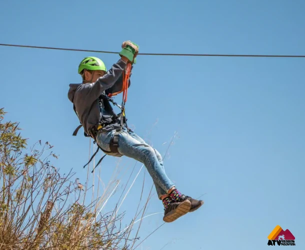 Zipline & Puente Colgante
