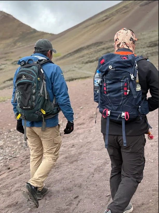 Guide accompanying riders through the Andes